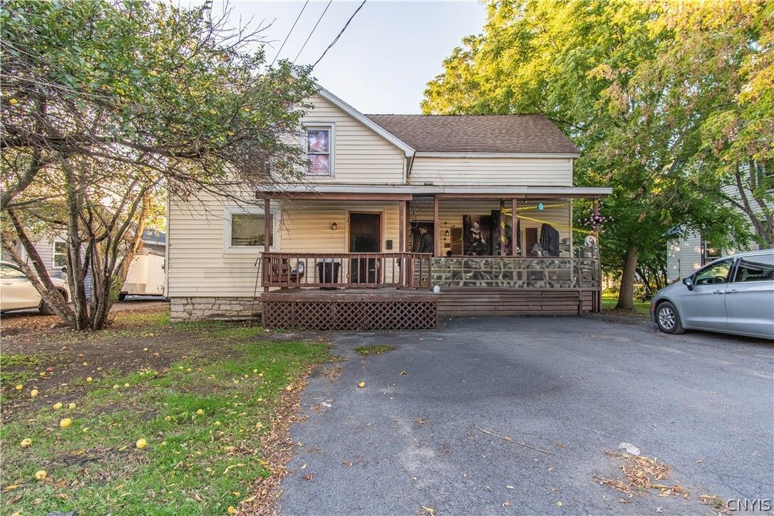 Property Photo:  711 Leray Street  NY 13601 