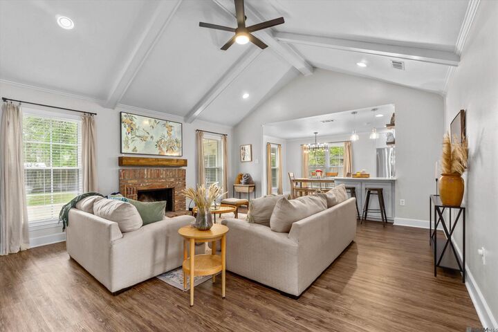 Property Photo: 1311 Tallwood Dr LA 70816