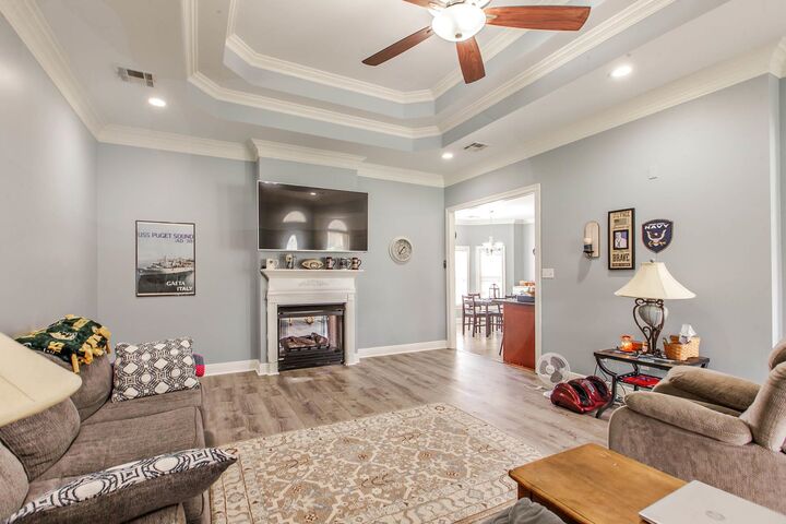 Property Photo: 324 Inglewood Way LA 70360
