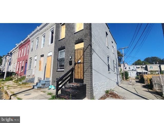 Property Photo:  425 S Vincent Street  MD 21223 