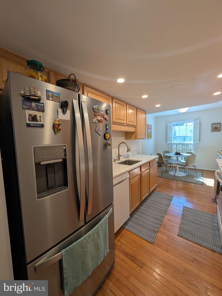 Property Photo: 6781 Surreywood Lane MD 20817
