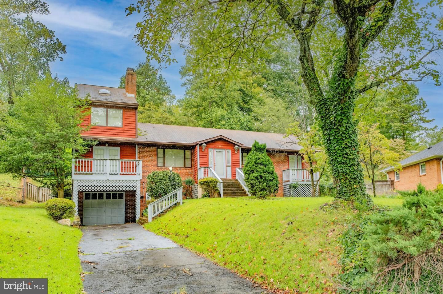 Property Photo: 2400 N Vermont Street VA 22207