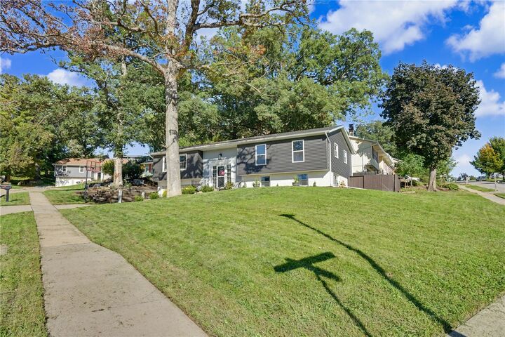 Property Photo:  254 NE Brentwood Circle  IA 52402 