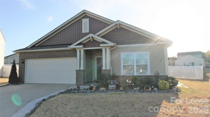 Property Photo:  1504 Chilford Court  NC 28213 