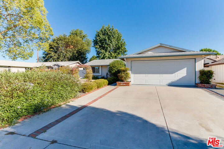 Property Photo:  23907 Mobile St  CA 91307 