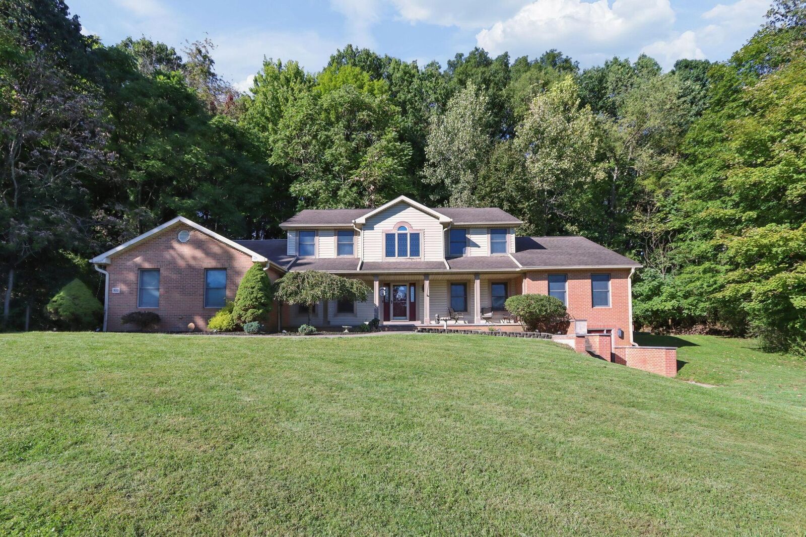 Property Photo:  800 Briarhill Drive  OH 43055 