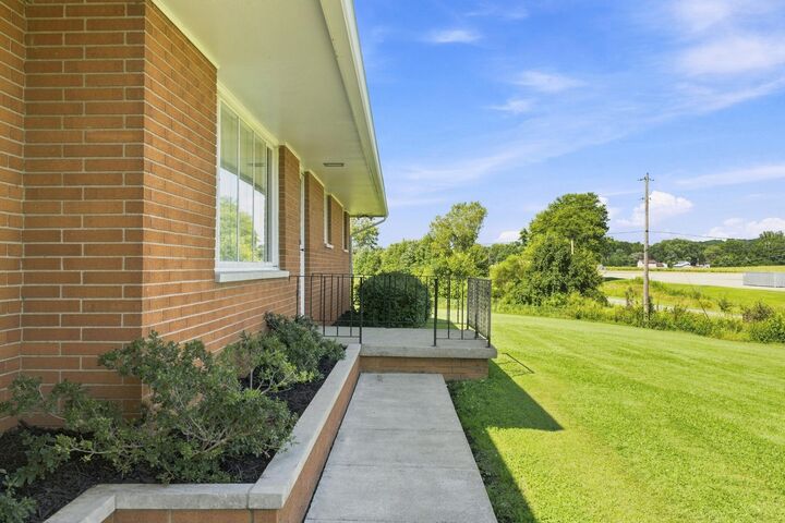 Property Photo:  2464 Lees Road  OH 43055 