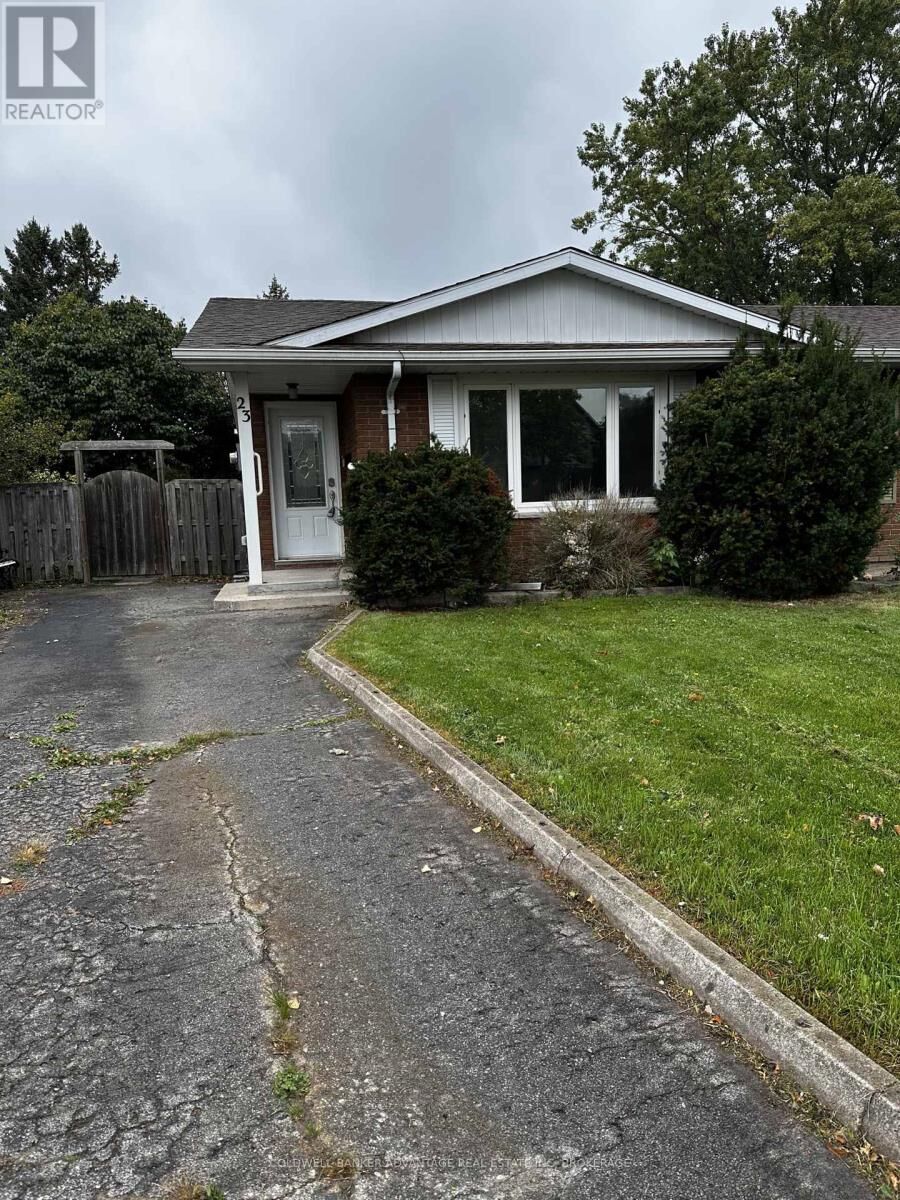 Property Photo:  23 Fairlawn Crescent  ON L3C 5Z2 