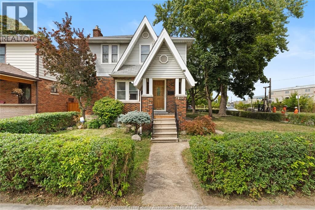 Property Photo:  192 Shepherd Street East  ON N9X 2K3 