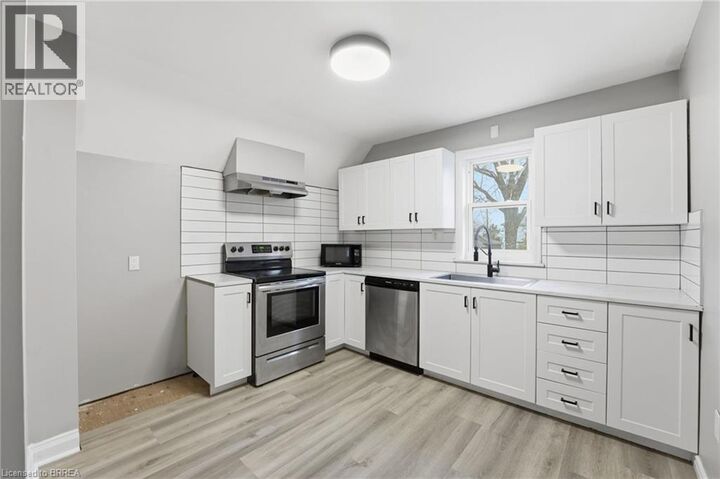 Property Photo:  43 Richardson Street  ON N3T 1H7 