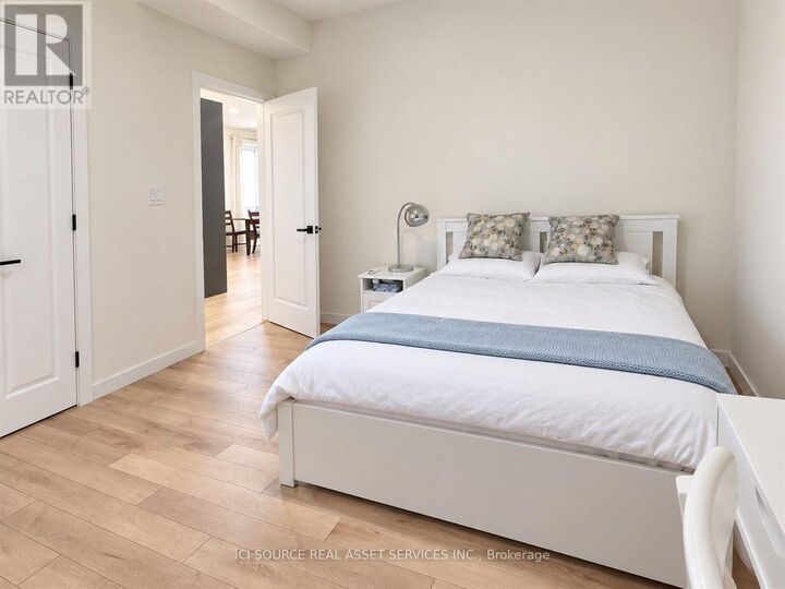 Property Photo: 1221 Meadowlands Drive East ON K2E 6K2