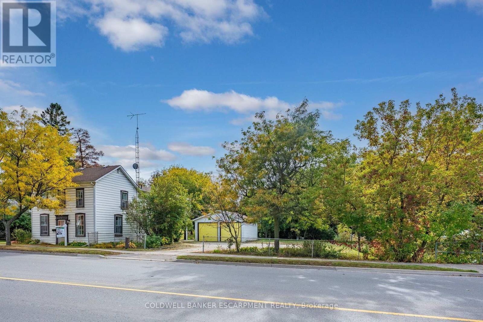Property Photo:  76 Main Street North  ON L7J 1W2 