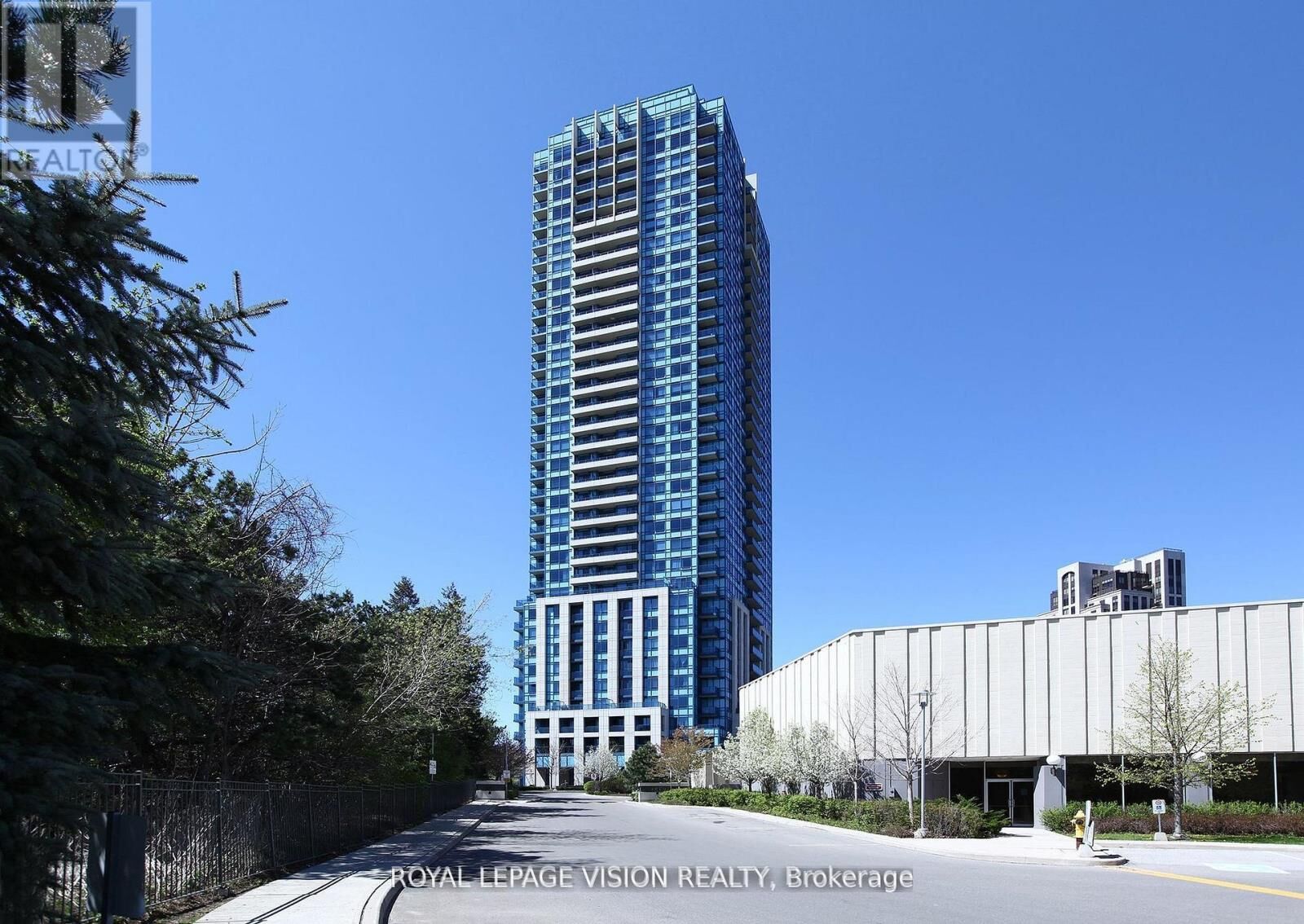 Property Photo:  181 Wynford Drive 2207  ON M3C 0C6 