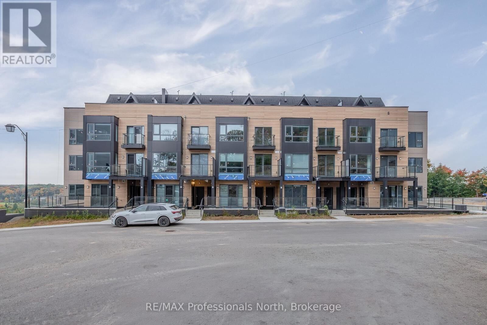 Property Photo:  6 Suncrest Lane 103  ON P1H 0K3 