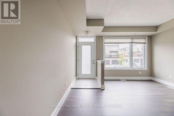 Property Photo:  535 Ozawa Private  ON K1K 4Z8 