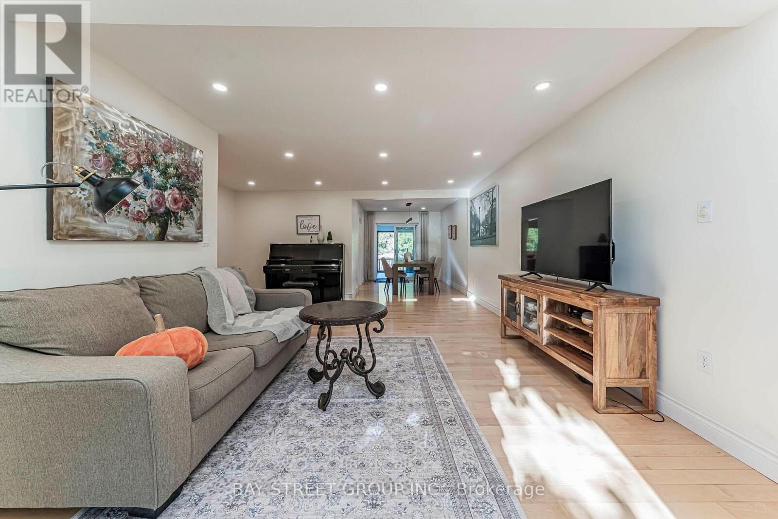 Property Photo:  1111 Kent Avenue  ON L6H 1Z9 