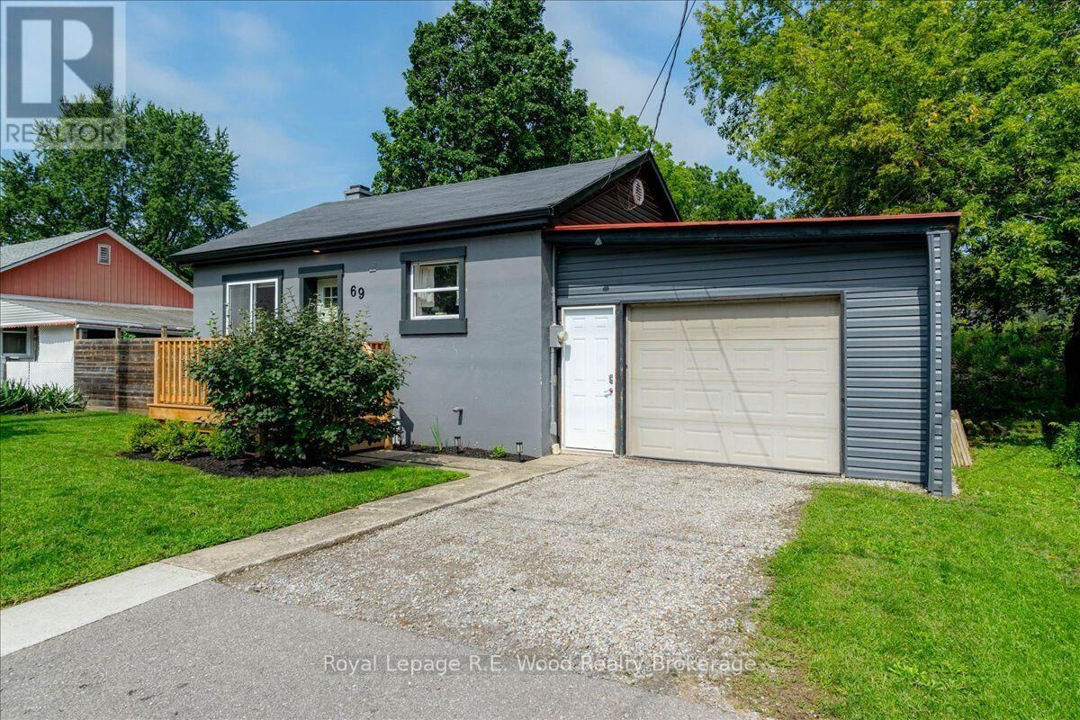 Property Photo:  69 Ann Street  ON N4B 1H6 