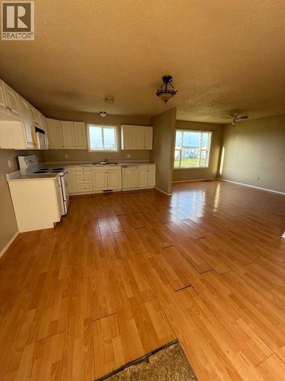 Property Photo: 79 Deerglen Trailer Park AB T0H 1Z0