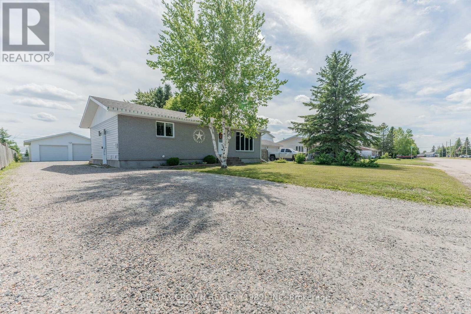 Property Photo:  29 Hazel Street  ON P5N 2Z7 