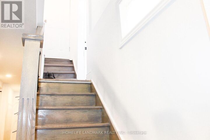 Property Photo:  38 Glenvalley Drive  ON M6M 4V9 