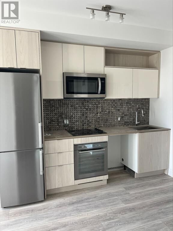 Property Photo:  60 Princess Street 1018 SE  ON M5A 2C7 