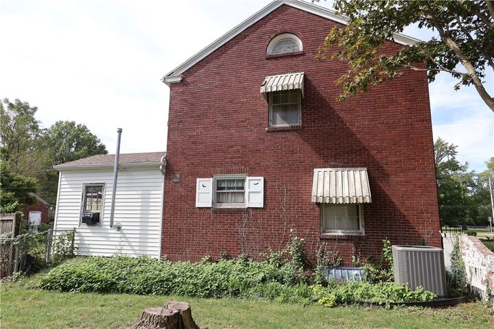 Property Photo:  434 Crawford Street  IL 61944 