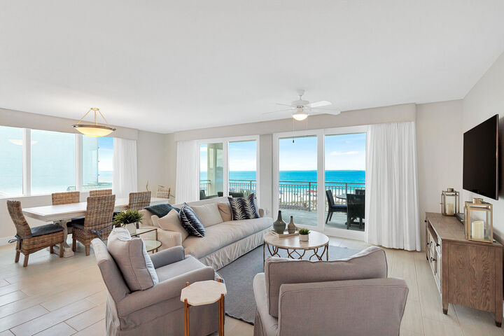 Property Photo: 858 Scallop Court Unit 301 FL 32548