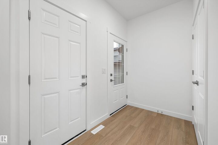 Property Photo:  8520 183 Avenue NW  AB T5Z 0X5 