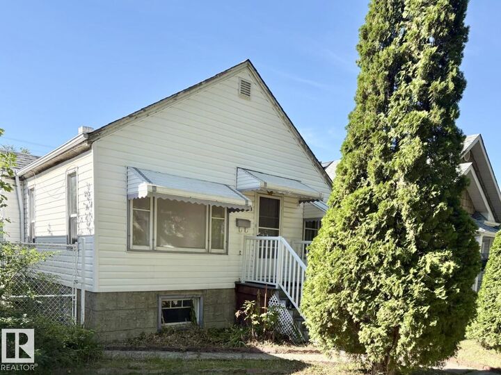 Property Photo:  11922 69 Street NW  AB T5B 1S5 