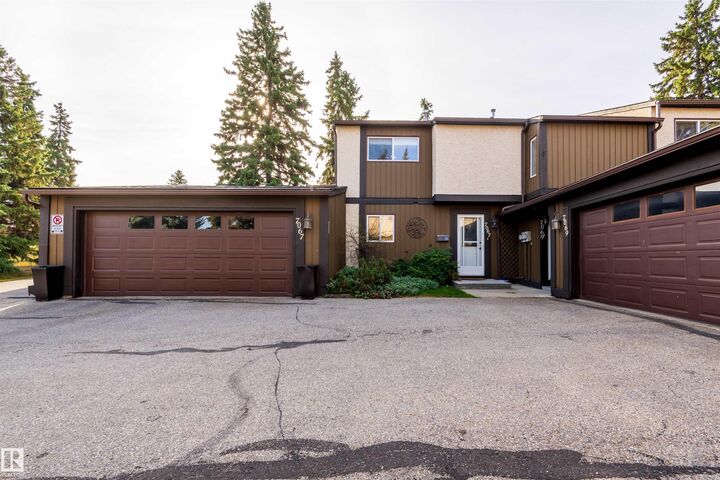 Property Photo:  7067 32 Avenue NW  AB T6K 2K9 