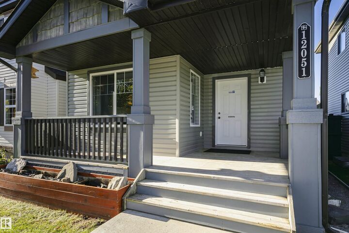 Property Photo:  12051 18 Avenue SW  AB T6W 1W3 