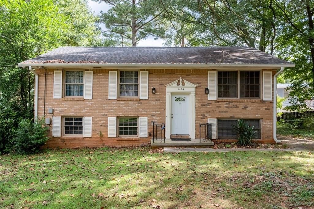 Property Photo:  1464 Colony East Circle  GA 30083 