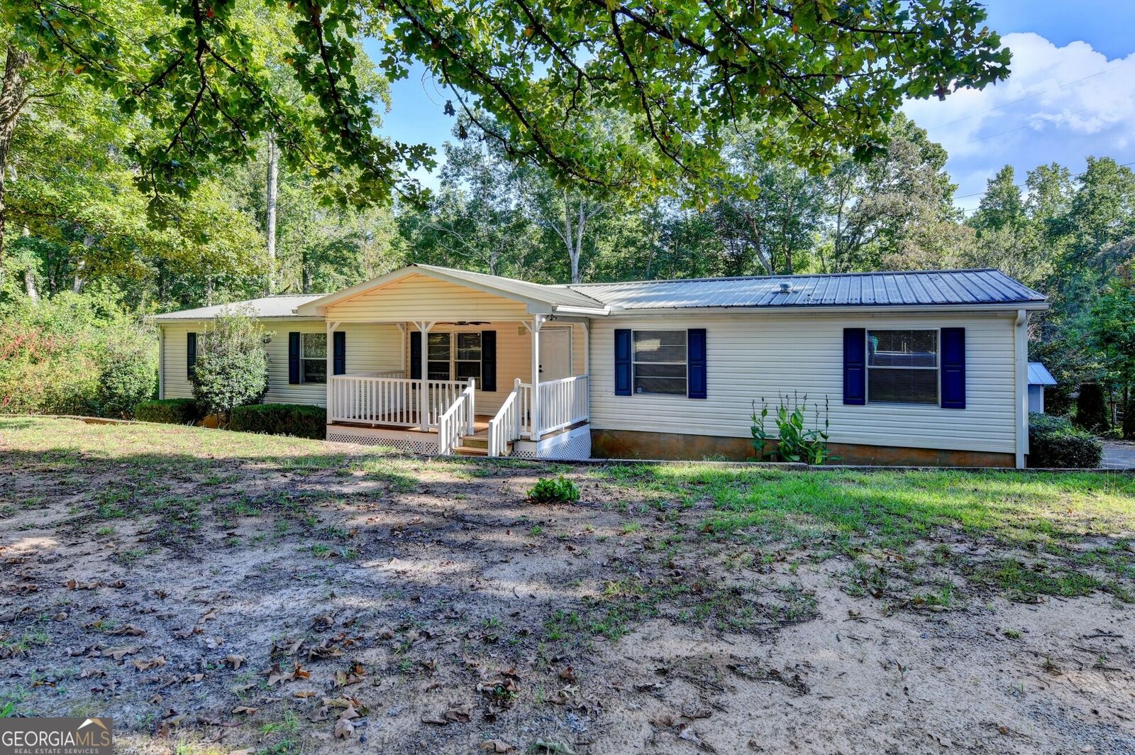 Property Photo: 5500 Hemlock Court GA 30554