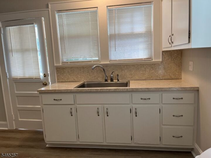 Property Photo:  5 Burnham Rd  NJ 07950 