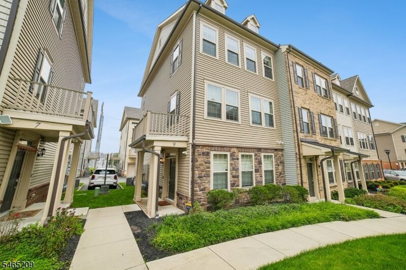 Property Photo:  9 Haralson Ct  NJ 07039 