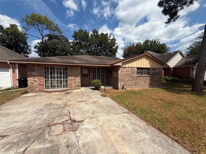 Property Photo:  5201 Jezebel Street  TX 77033 