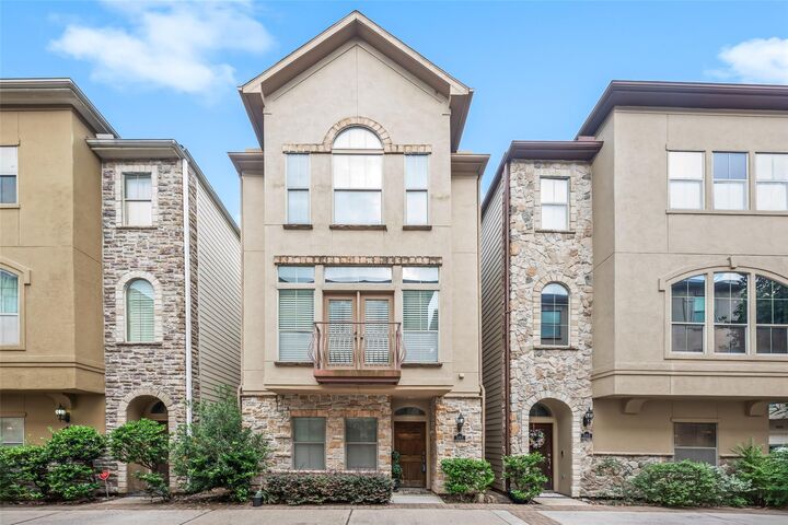 Property Photo:  562 Bomar Street  TX 77006 