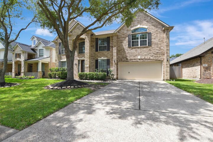 Property Photo:  810 Almond Pointe  TX 77573 