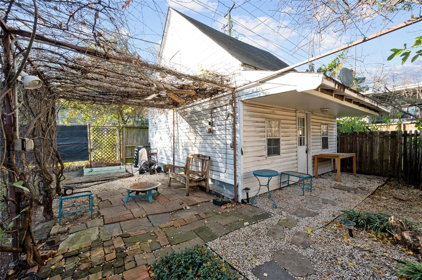 Property Photo: 1959 Lexington Street B TX 77098