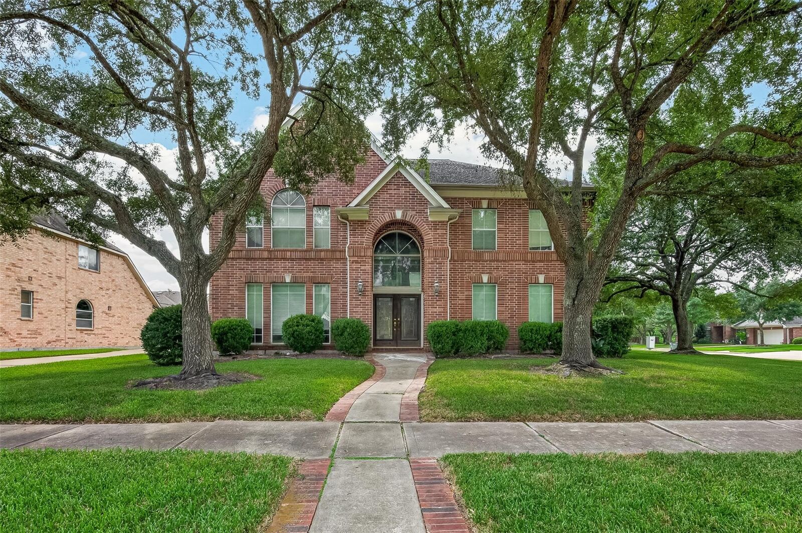 Property Photo:  2602 Pinebend Drive  TX 77584 