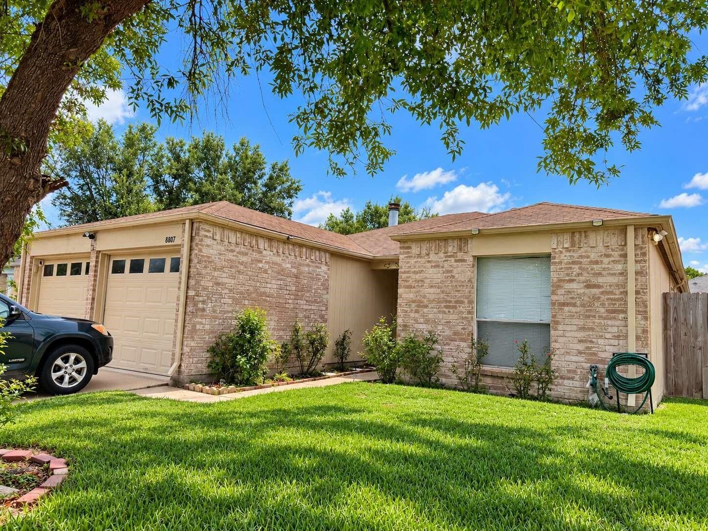 Property Photo:  8807 Kindlewood Drive  TX 77099 
