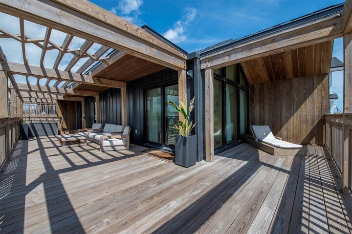 Property Photo:  2906 Avenue R 1/2  TX 77550 