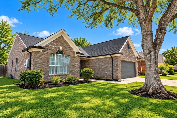 Property Photo:  2922 Veva Drive  TX 77584 