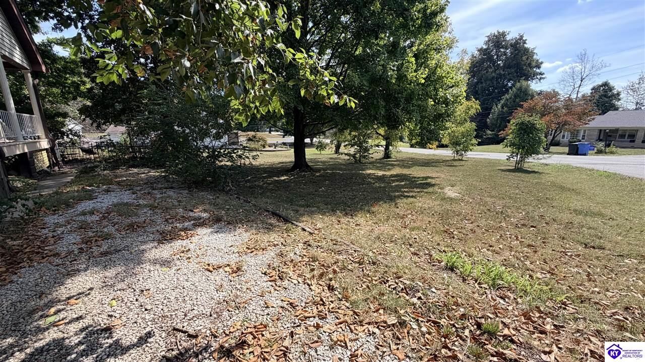 Property Photo: 214 Helmwood Drive KY 42701