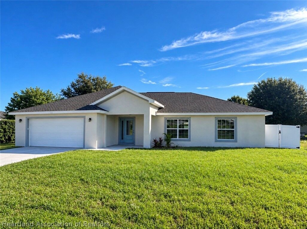 Property Photo:  4740 Whiting Drive  FL 33870 