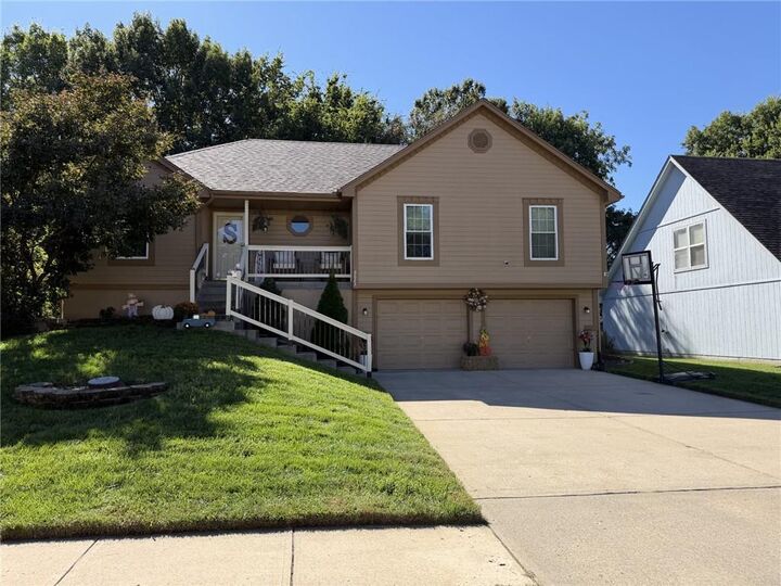 Property Photo: 8623 NE 72nd Terrace MO 64158
