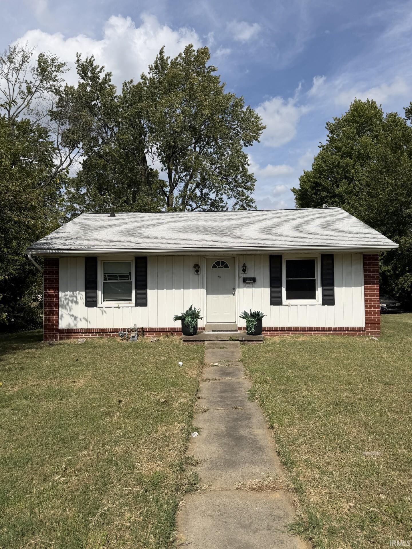 Property Photo: 1800 Covert Avenue IN 47714