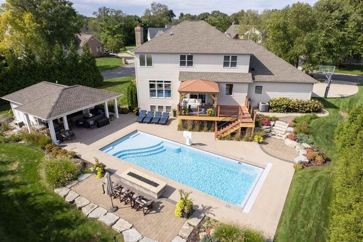 Property Photo:  50600 Glenshire Court  IN 46530 