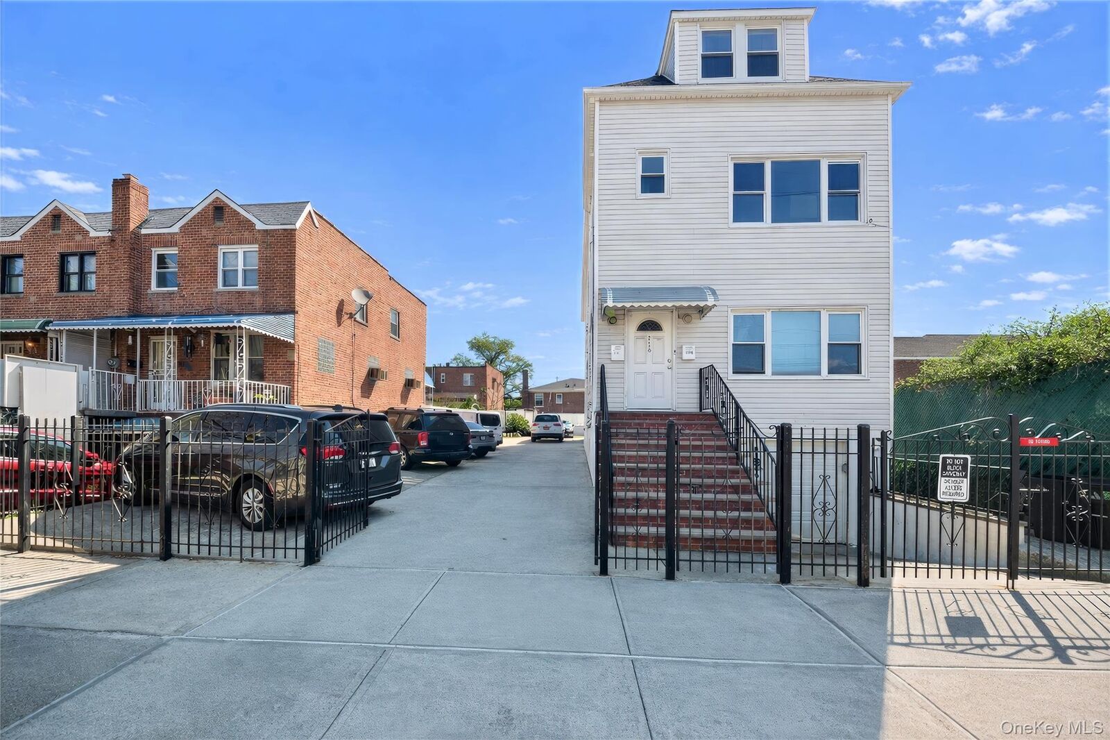 Property Photo: 2710 Lurting Avenue NY 10469
