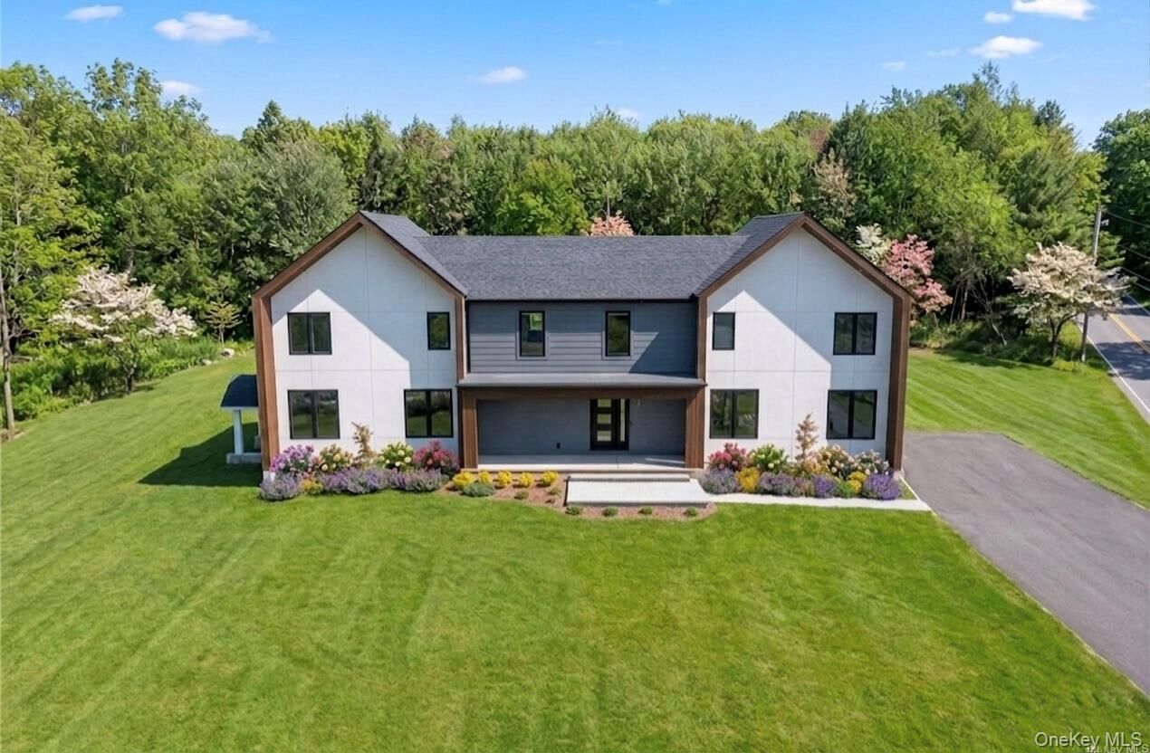 Property Photo:  14 Warwick Isle Boulevard  NY 10969 